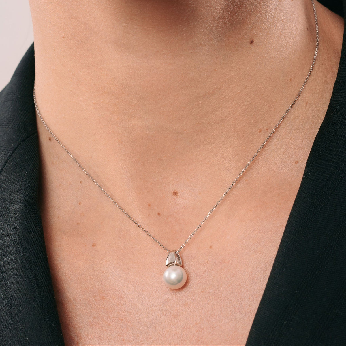 Collar Minimalista con Perla Cultivada