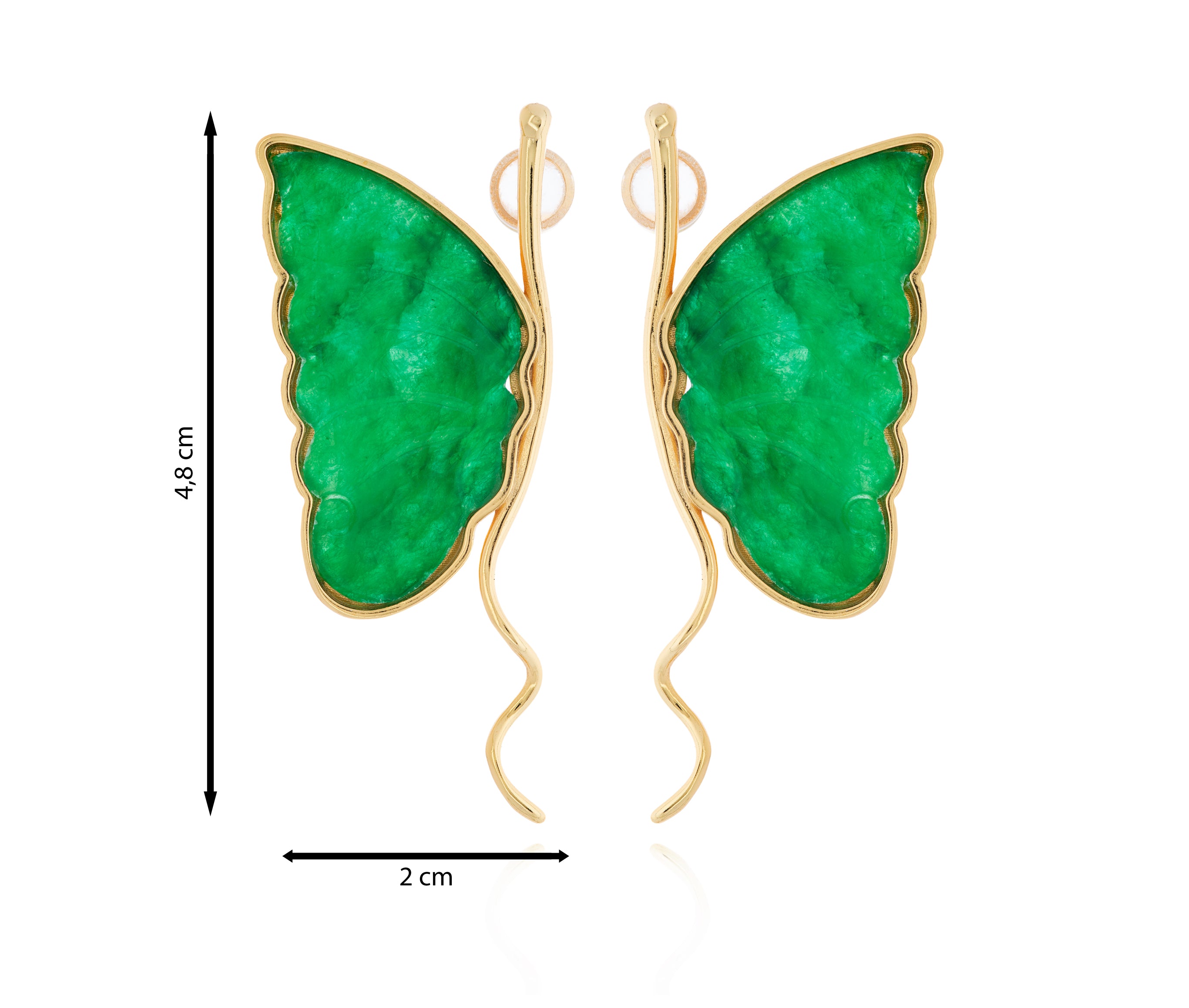 Pendiente de alas de jade verde con borde dorado.