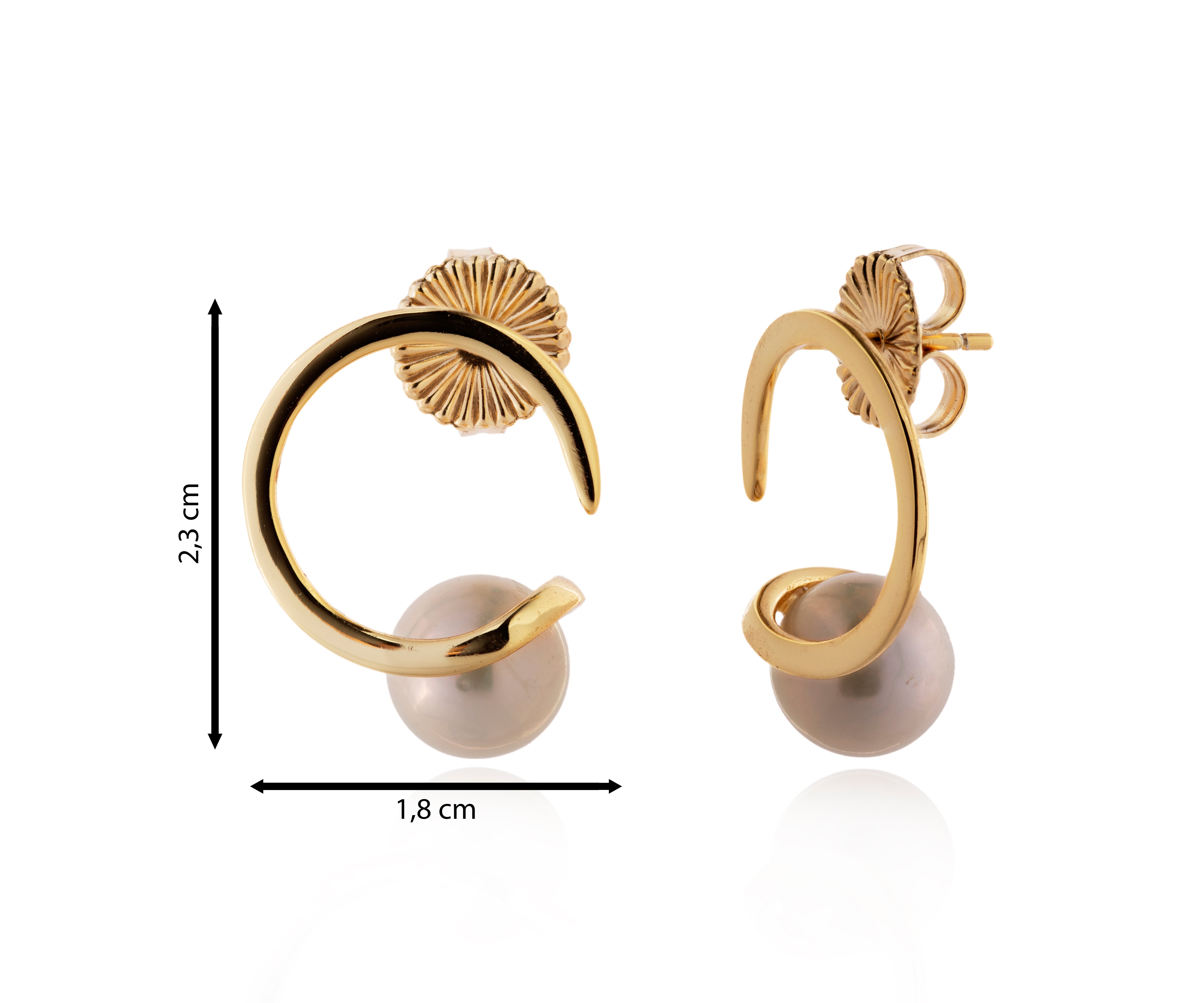 Pendiente dorado de espiral abierta con perla cultivada.