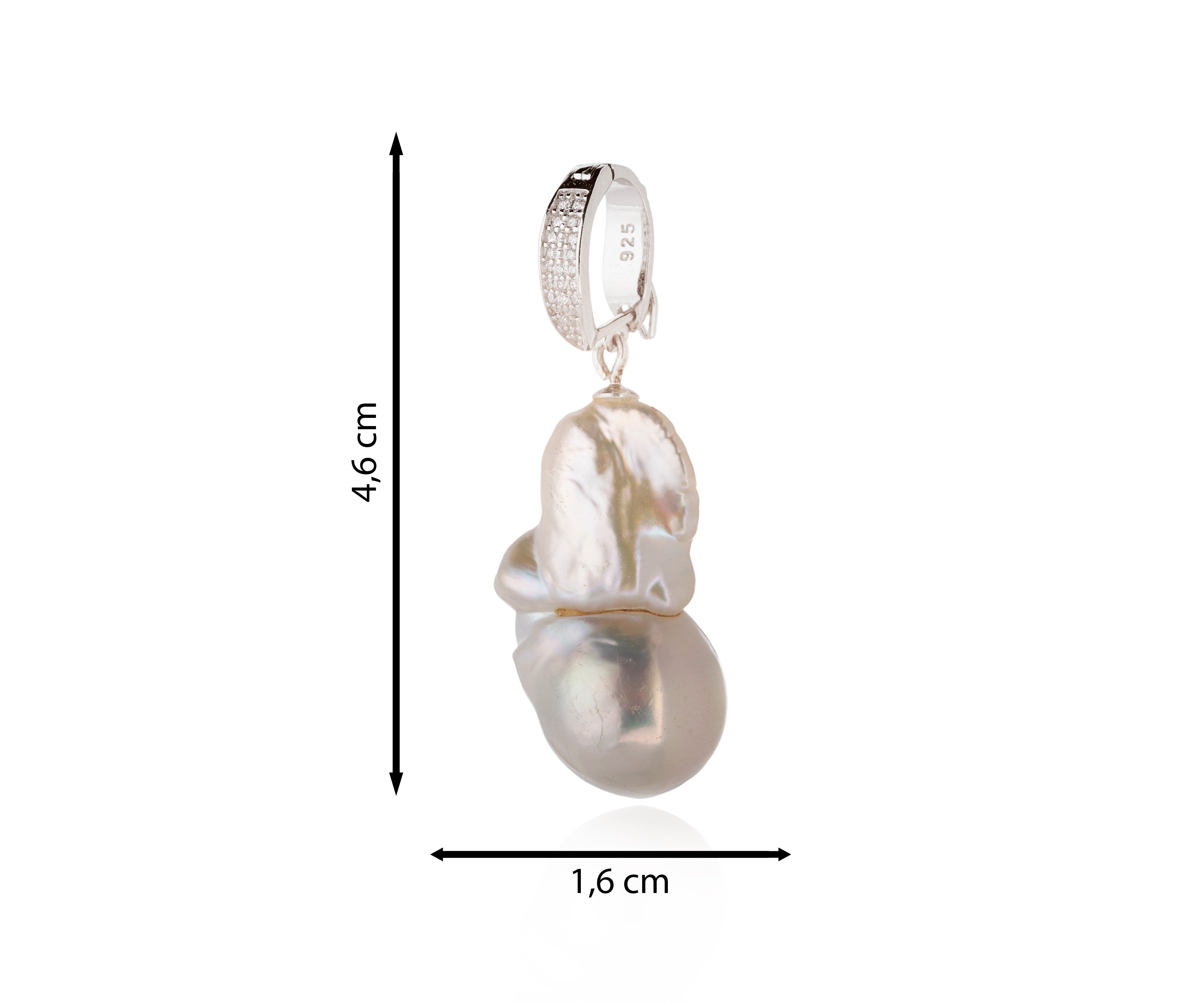 Asha pendant with baroque pearl and silver zirconia clasp