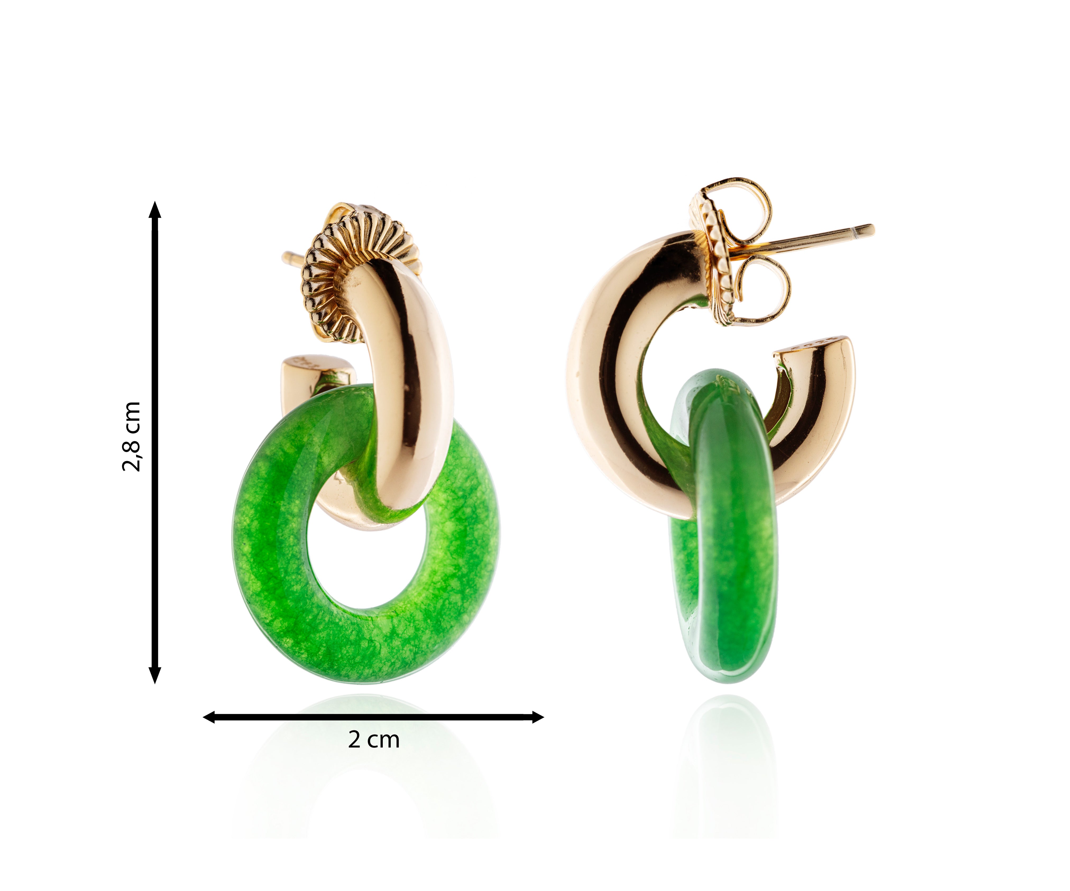 Pendiente de aros enlazados dorados con jade.